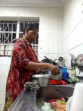 BubblyBeautiful online show from 11-07-25, 01:04