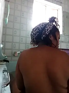 BubblyBeautiful online show from 11-17-25, 02:32