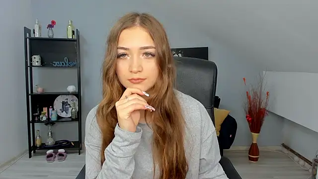 Snapshot of EllaClarke chatting on 03-31-26, 10:17 EllaClarke online show from 03-31-26, 10:17