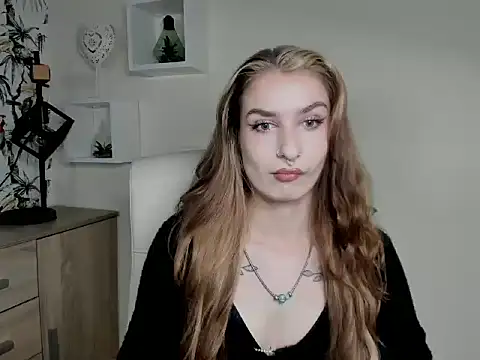 Snapshot of NinaBlond1 chatting on 10-08-25, 05:42 NinaBlond1 online show from 10-08-25, 05:42