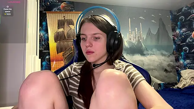 Elira Breeze online show from 02-26-26, 02:50