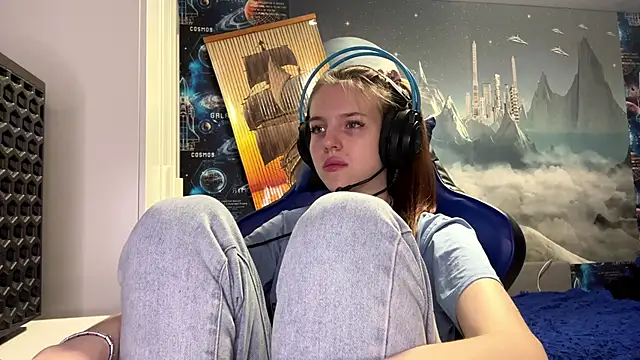 Elira Breeze online show from 01-09-26, 01:40