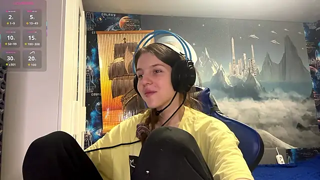 Elira Breeze online show from 03-12-26, 01:15