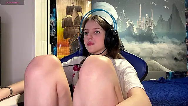 Elira Breeze online show from 02-21-26, 04:53