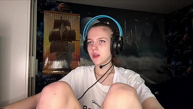 Elira Breeze online show from 11-12-25, 12:31