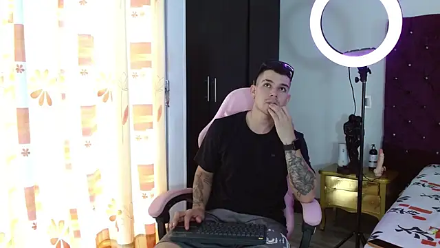 BooyHott  online show from 11-13-25, 06:45