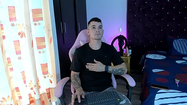 BooyHott  online show from 11-23-25, 07:13