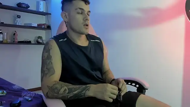 BooyHott  online show from 12-20-25, 08:01