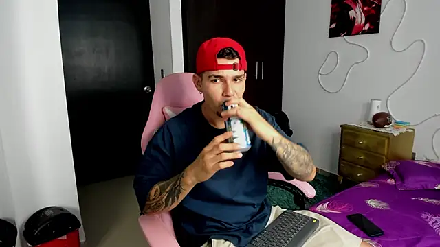 BooyHott  online show from 10-16-25, 07:22