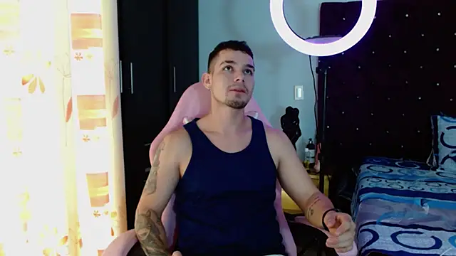 BooyHott  online show from 11-06-25, 07:07