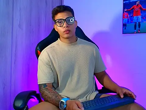 evan greey online show from 10-10-25, 03:07