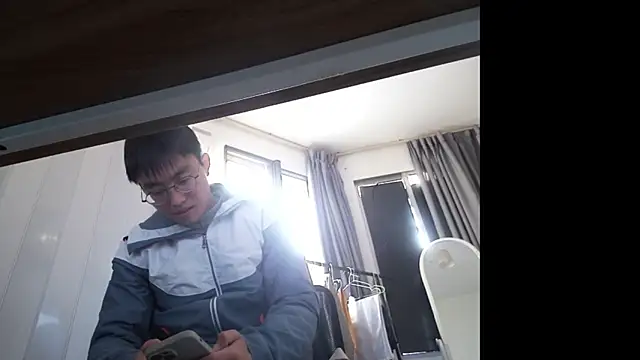 leeyoung  online show from 12-16-25, 07:56