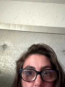 Rileyxxx69 online show from 09-19-25, 08:24