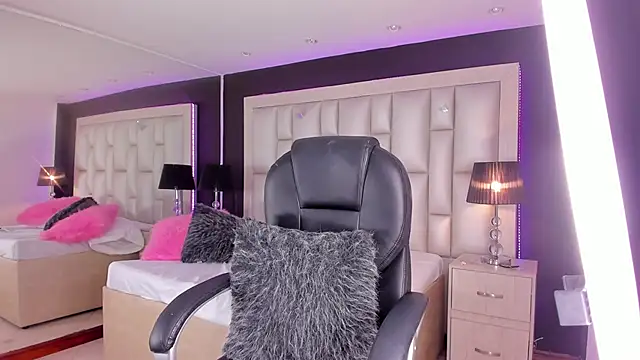 LuisaJonnes  online show from 04-08-26, 04:25