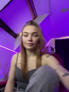 KitsyMoore online show from 09-21-25, 03:50