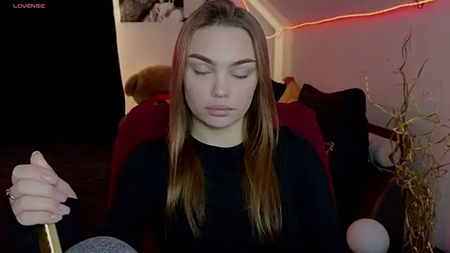 KitsyMoore online show from 11-07-25, 01:15