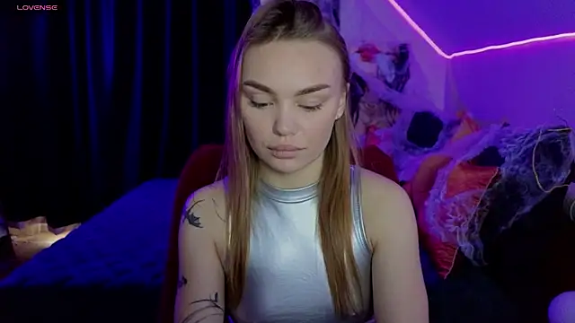 KitsyMoore online show from 10-27-25, 01:12