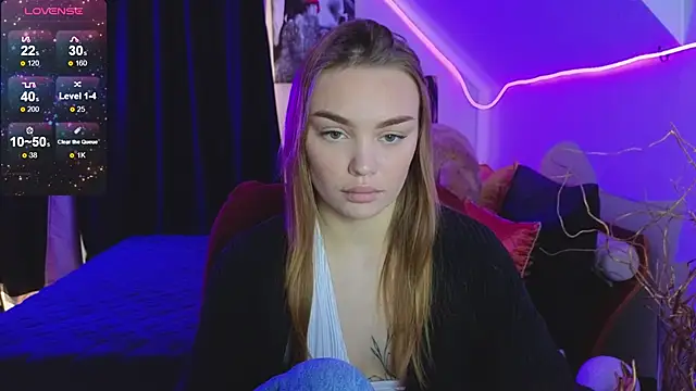 KitsyMoore online show from 10-17-25, 01:13