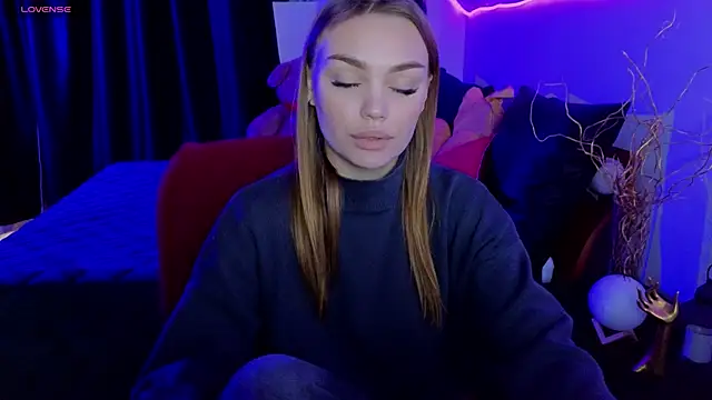 KitsyMoore online show from 11-21-25, 01:10