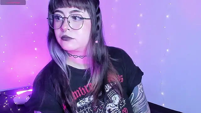 Snapshot of Hallucigenia_ chatting on 03-02-26, 10:27 Hallucigenia online show from 03-02-26, 10:27