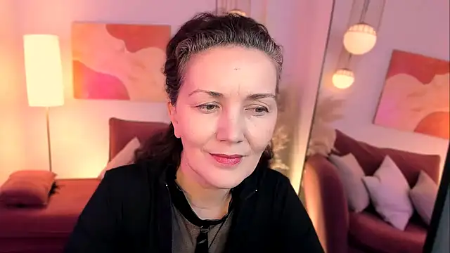 Irene Marlow online show from 11-04-25, 02:21