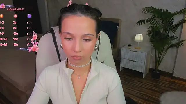 StarlitFairy online show from 10-13-25, 06:04