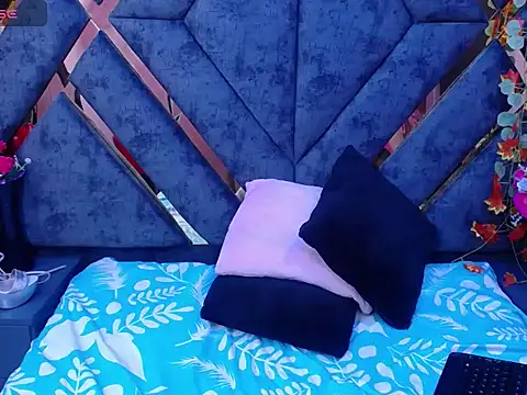 burbuja pink  online show from 03-27-26, 03:48