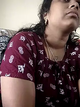 Snapshot of sweetqueen143 chatting on 11-19-25, 04:12 sweetqueen143 online show from 11-19-25, 04:12