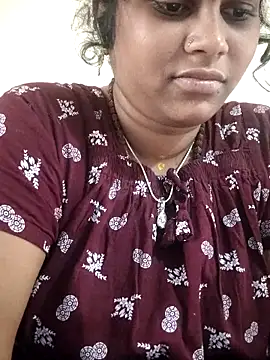 Snapshot of sweetqueen143 chatting on 11-06-25, 04:05 sweetqueen143 online show from 11-06-25, 04:05