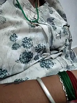 Snapshot of sweetqueen143 chatting on 02-03-26, 05:16 sweetqueen143 online show from 02-03-26, 05:16