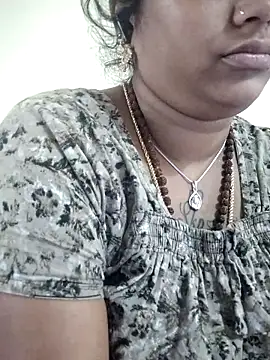 Snapshot of sweetqueen143 chatting on 11-18-25, 03:54 sweetqueen143 online show from 11-18-25, 03:54