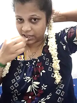 sweetqueen143 online show from 04-11-26, 06:33