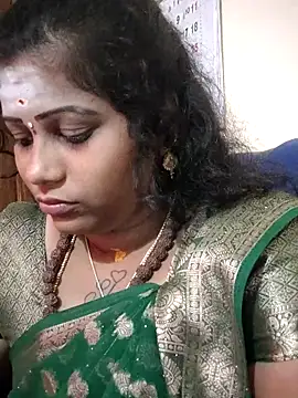 Snapshot of sweetqueen143 chatting on 10-22-25, 03:55 sweetqueen143 online show from 10-22-25, 03:55