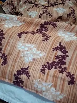 Snapshot of sweetqueen143 chatting on 11-03-25, 03:26 sweetqueen143 online show from 11-03-25, 03:26