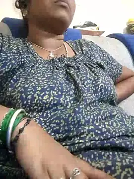 Snapshot of sweetqueen143 chatting on 01-06-26, 05:39 sweetqueen143 online show from 01-06-26, 05:39