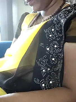 Snapshot of sweetqueen143 chatting on 11-14-25, 05:11 sweetqueen143 online show from 11-14-25, 05:11