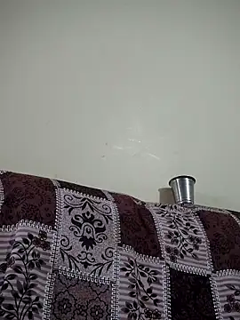 Snapshot of sweetqueen143 chatting on 12-05-25, 03:16 sweetqueen143 online show from 12-05-25, 03:16