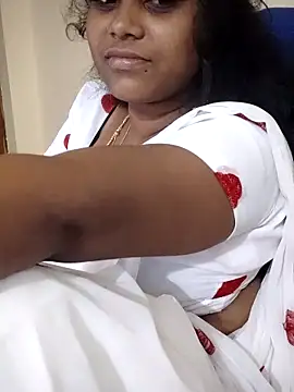 Snapshot of sweetqueen143 chatting on 11-22-25, 05:01 sweetqueen143 online show from 11-22-25, 05:01