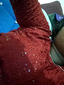 sweetqueen143 online show from 10-08-25, 03:57