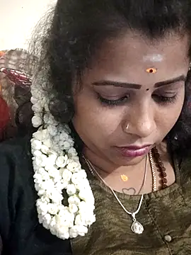 Snapshot of sweetqueen143 chatting on 11-14-25, 06:22 sweetqueen143 online show from 11-14-25, 06:22