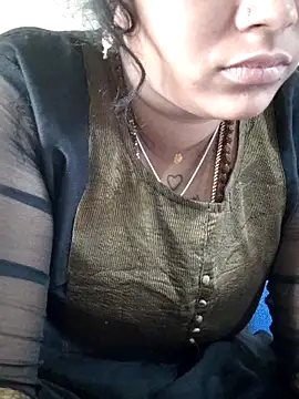 Snapshot of sweetqueen143 chatting on 11-15-25, 06:28 sweetqueen143 online show from 11-15-25, 06:28