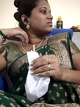 Snapshot of sweetqueen143 chatting on 01-09-26, 03:41 sweetqueen143 online show from 01-09-26, 03:41