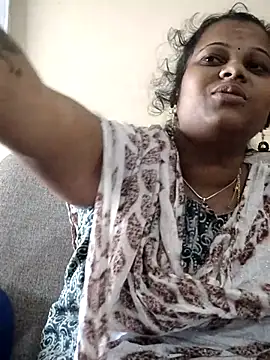 Snapshot of sweetqueen143 chatting on 11-23-25, 05:50 sweetqueen143 online show from 11-23-25, 05:50