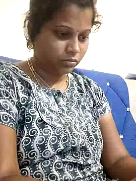 Snapshot of sweetqueen143 chatting on 11-23-25, 05:56 sweetqueen143 online show from 11-23-25, 05:56