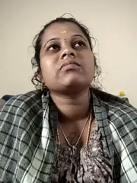 Snapshot of sweetqueen143 chatting on 01-08-26, 05:57 sweetqueen143 online show from 01-08-26, 05:57