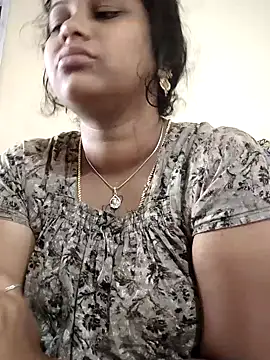 sweetqueen143 online show from 10-08-25, 03:52