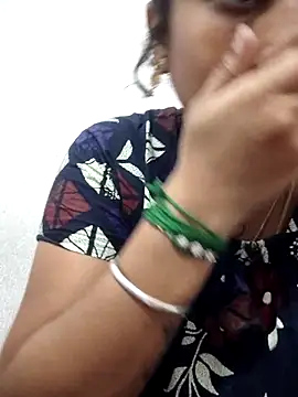 sweetqueen143 online show from 04-08-26, 08:38