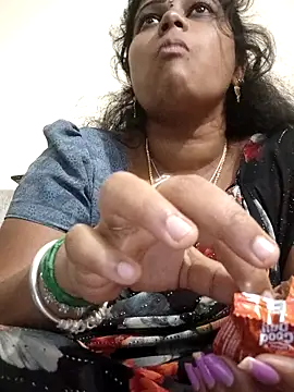 sweetqueen143 online show from 10-02-25, 05:38