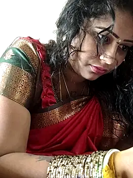 Snapshot of sweetqueen143 chatting on 10-23-25, 04:00 sweetqueen143 online show from 10-23-25, 04:00