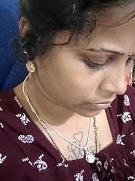 Snapshot of sweetqueen143 chatting on 11-20-25, 04:40 sweetqueen143 online show from 11-20-25, 04:40